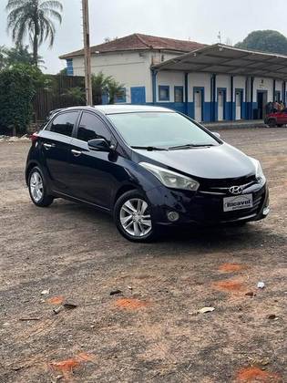 HYUNDAI HB20 1.6 COMFORT PLUS 16V FLEX 4P AUTOMÁTICO HYUNDAI HB20 1.6 COMFORT PLUS 16V FLEX 4P AUTOMÁTICO